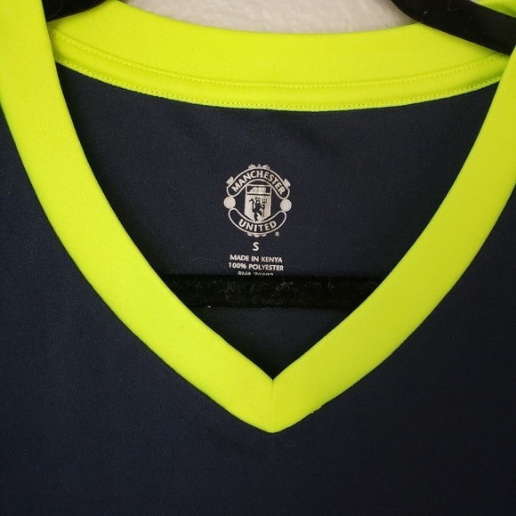 Manchester United sport shirt - Picture 3 of 4